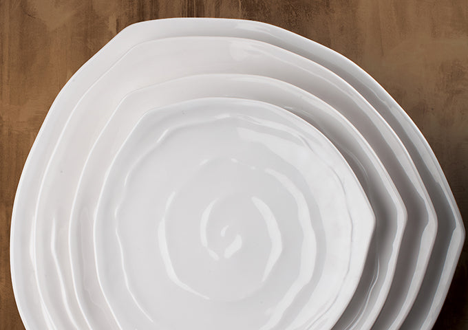 Winco WDM007-204, 15-1/4" Selena Melamine Triangular Plate, White, 12pcs/case